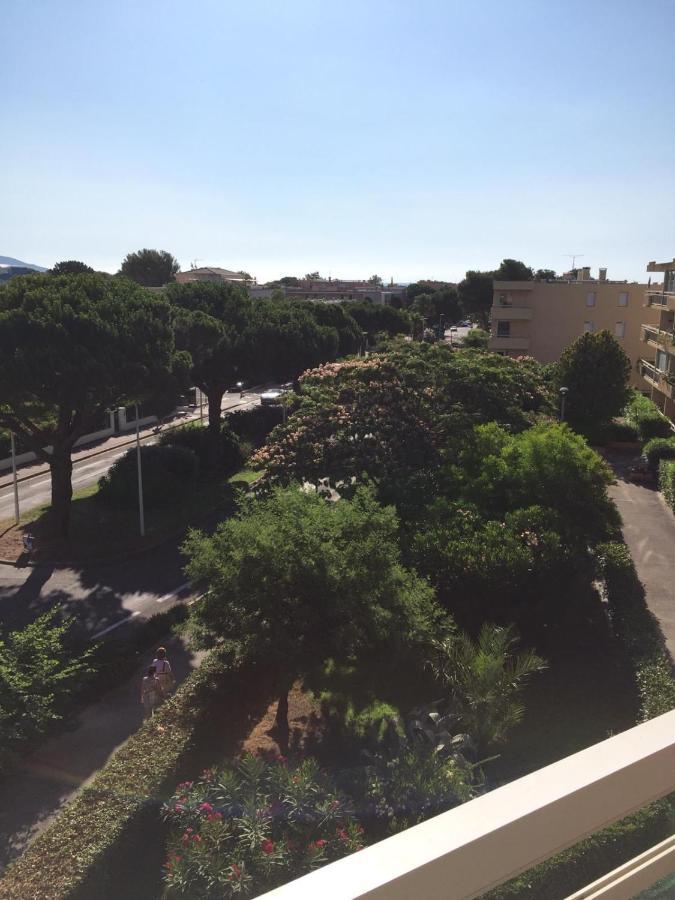 Bormes-Les-Mimosas - Appart 25M2 Avec Balcon - 4P Buitenkant foto