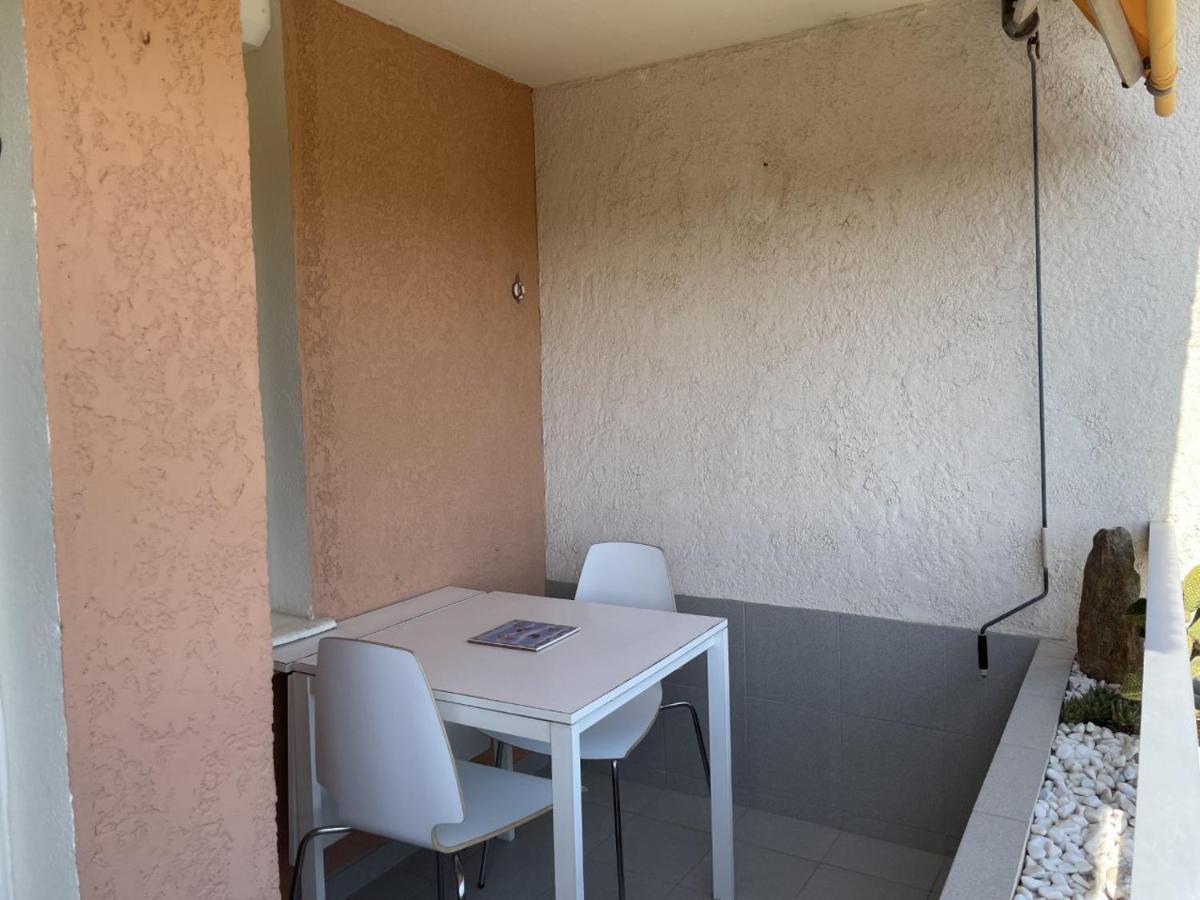 Bormes-Les-Mimosas - Appart 25M2 Avec Balcon - 4P Buitenkant foto