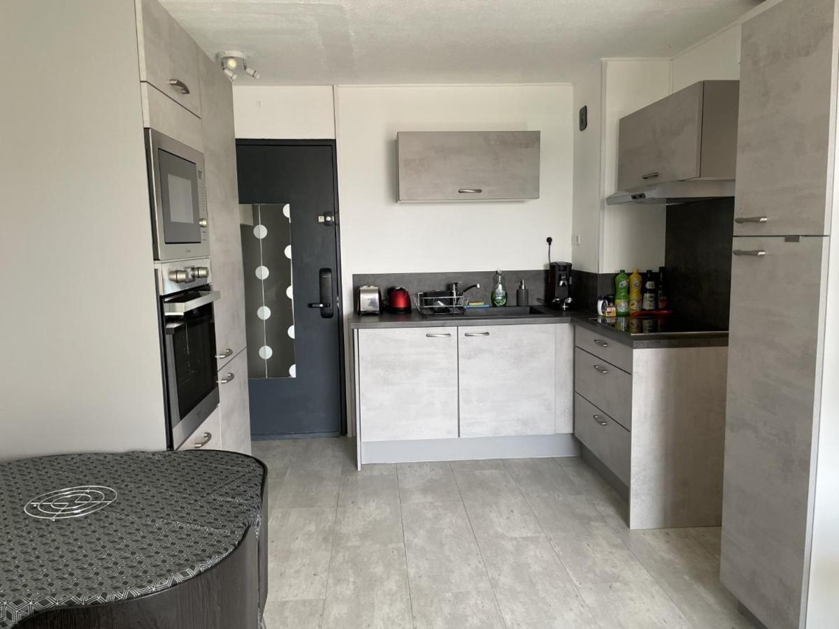 Bormes-Les-Mimosas - Appart 25M2 Avec Balcon - 4P Buitenkant foto